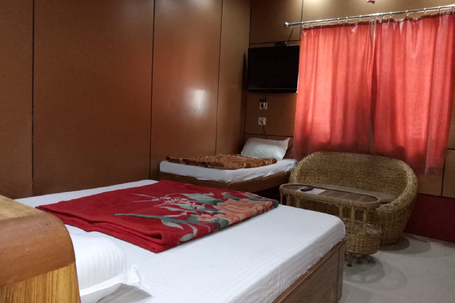 Triple bedroom AC
